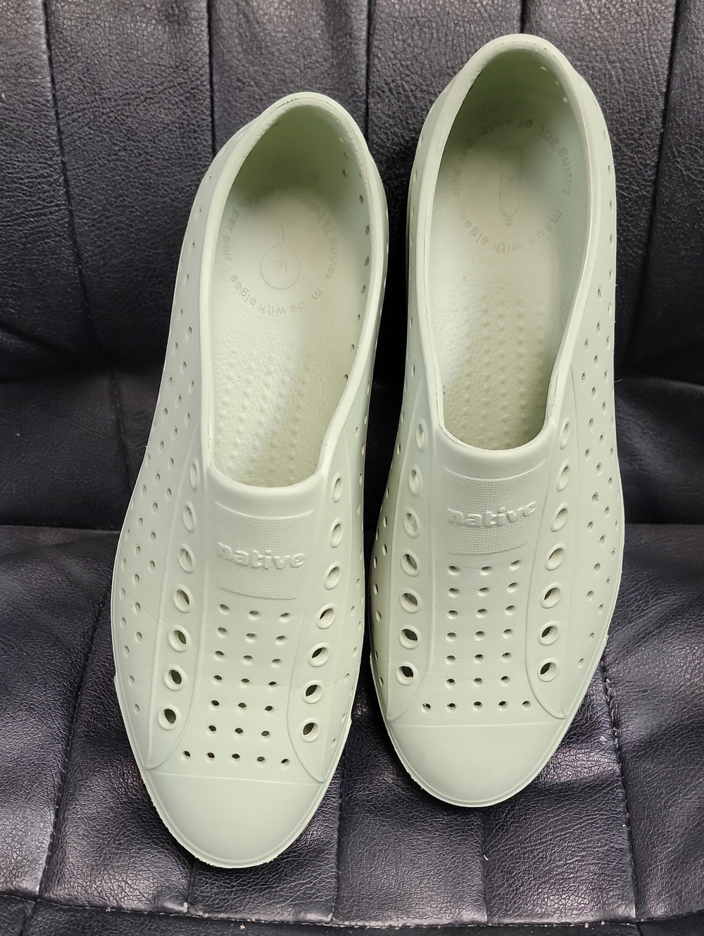 Women's slip-on perforated rubber shoes